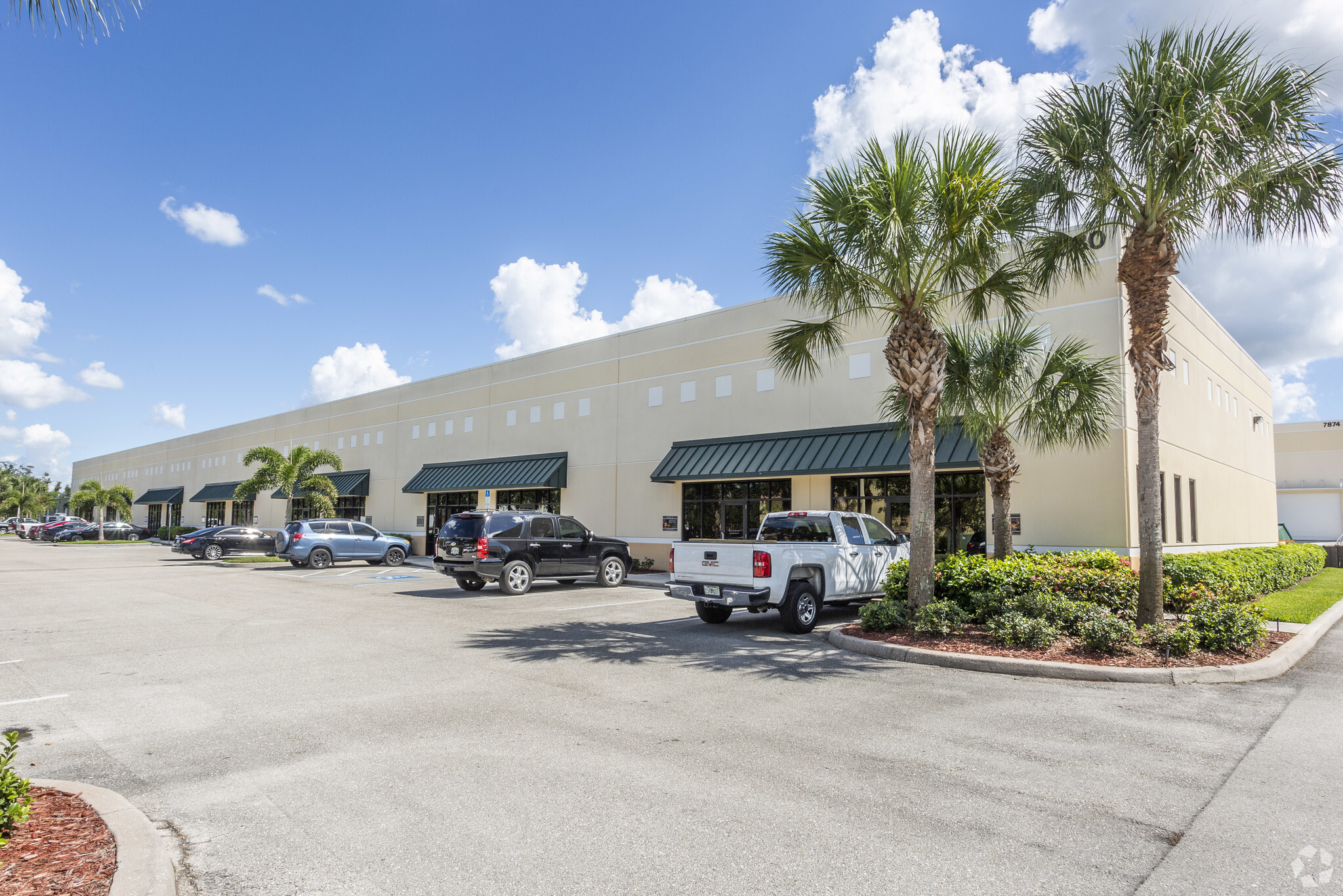 7830 Drew Cir, Fort Myers, FL for lease Primary Photo- Image 1 of 8