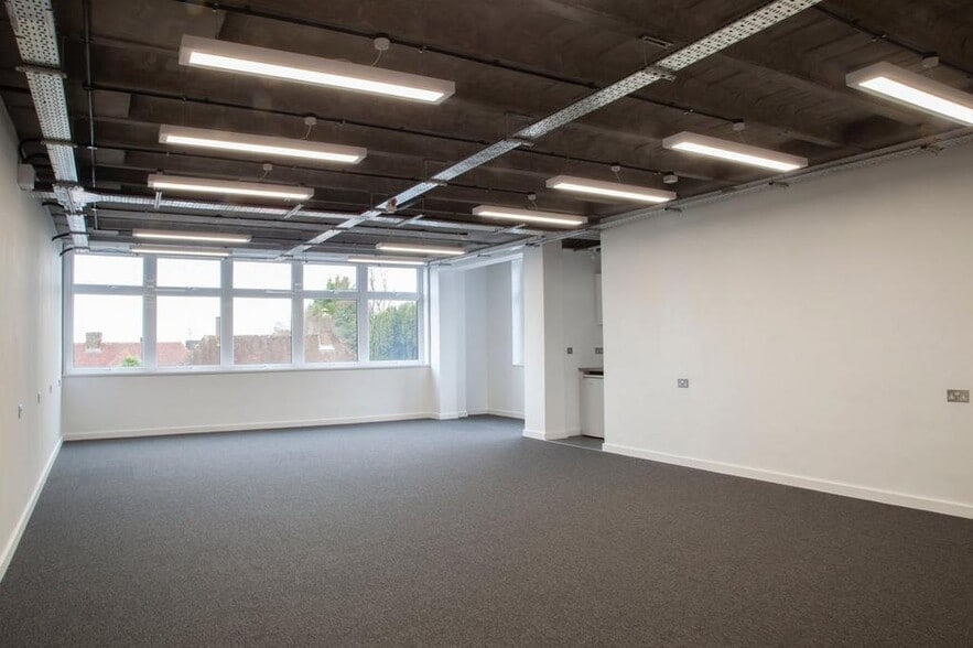 229-235 High St, Guildford for lease - Building Photo - Image 3 of 12