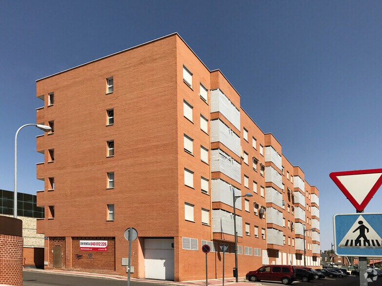 Calle Victoria Kent, 1, Parla, Madrid for sale - Building Photo - Image 2 of 2