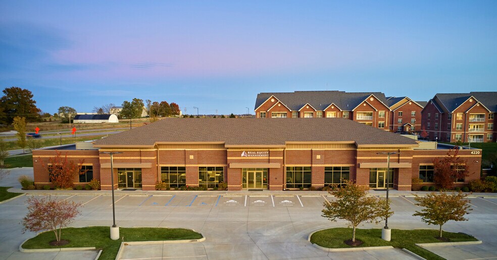4210 Philips Farm Rd, Columbia, MO à louer - Photo du bâtiment - Image 3 de 16