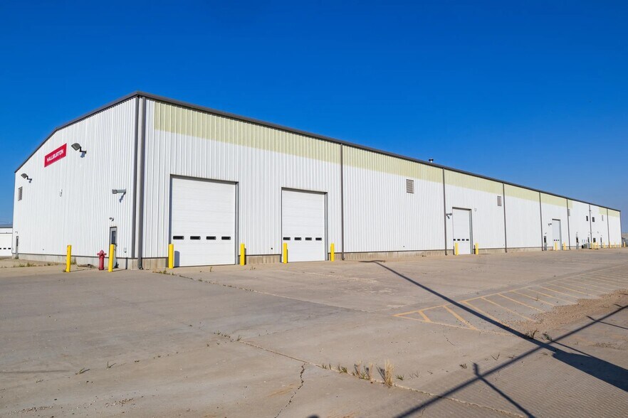 420 22nd Ave NE, Williston, ND à louer - Photo du bâtiment - Image 2 de 18