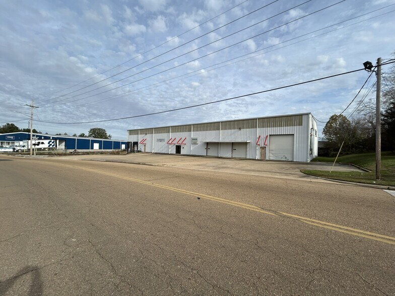 160 Industrial Dr, Jackson, MS à louer - Photo du bâtiment - Image 3 de 10