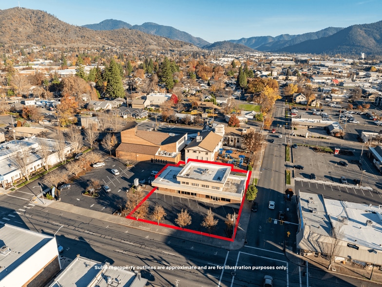 405 NE 6th St, Grants Pass, OR for sale - Building Photo - Image 3 of 59