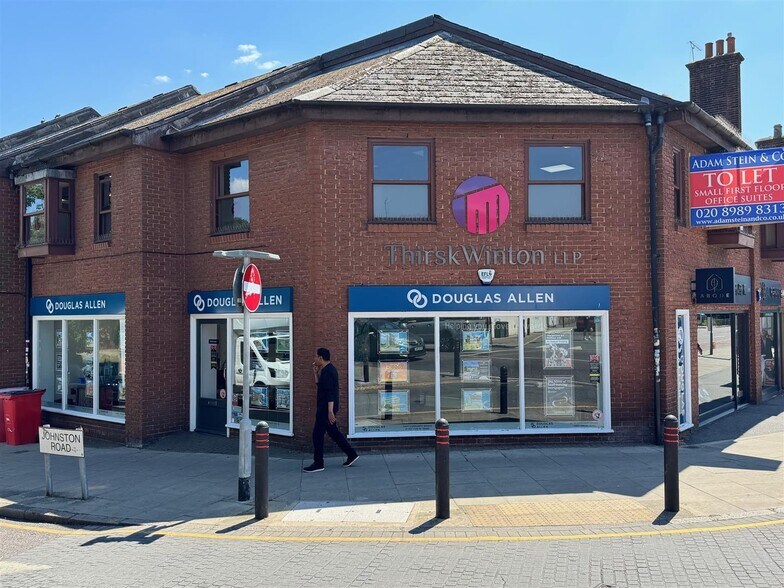 9-12 Johnston Rd, Woodford Green à vendre - Photo du bâtiment - Image 2 de 8