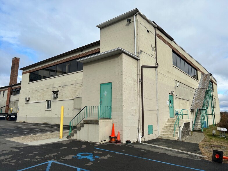 93 Broadway, Menands, NY à vendre - Photo du bâtiment - Image 2 de 19