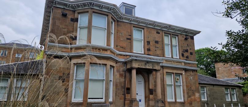 308 Albert Dr, Glasgow à vendre - Photo du bâtiment - Image 2 de 10