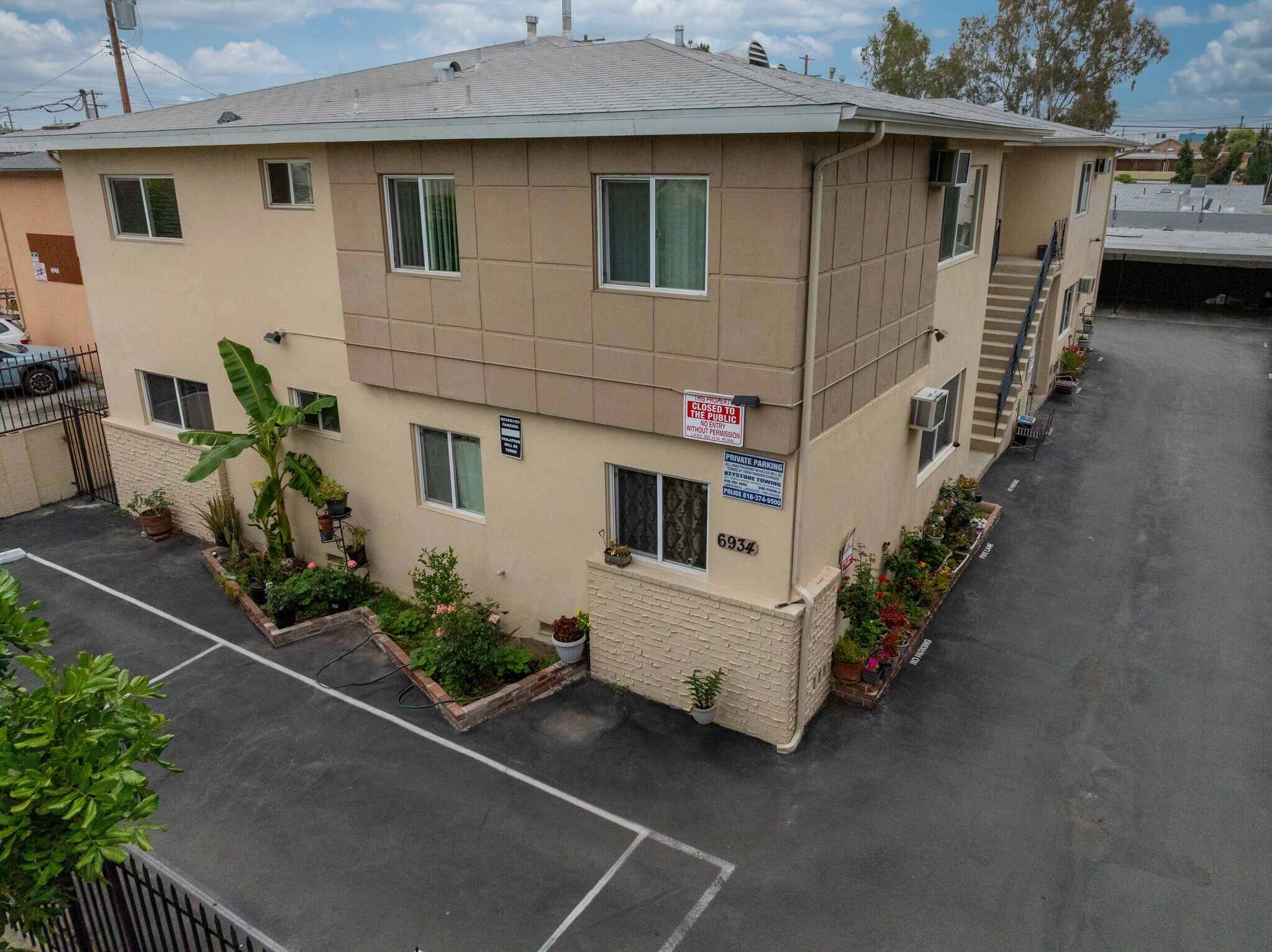 6934 Hinds Ave, North Hollywood, CA à vendre Photo du bâtiment- Image 1 de 1