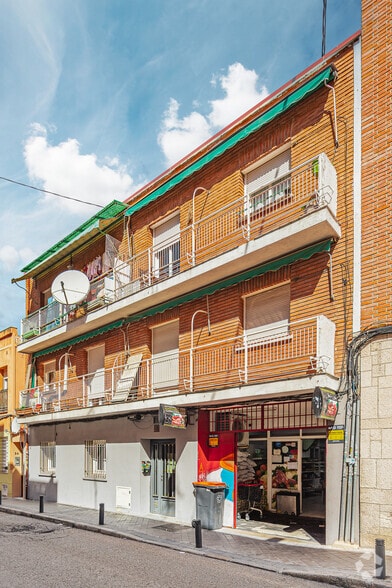 Multifamily in Madrid, Madrid for sale - Primary Photo - Image 1 of 2
