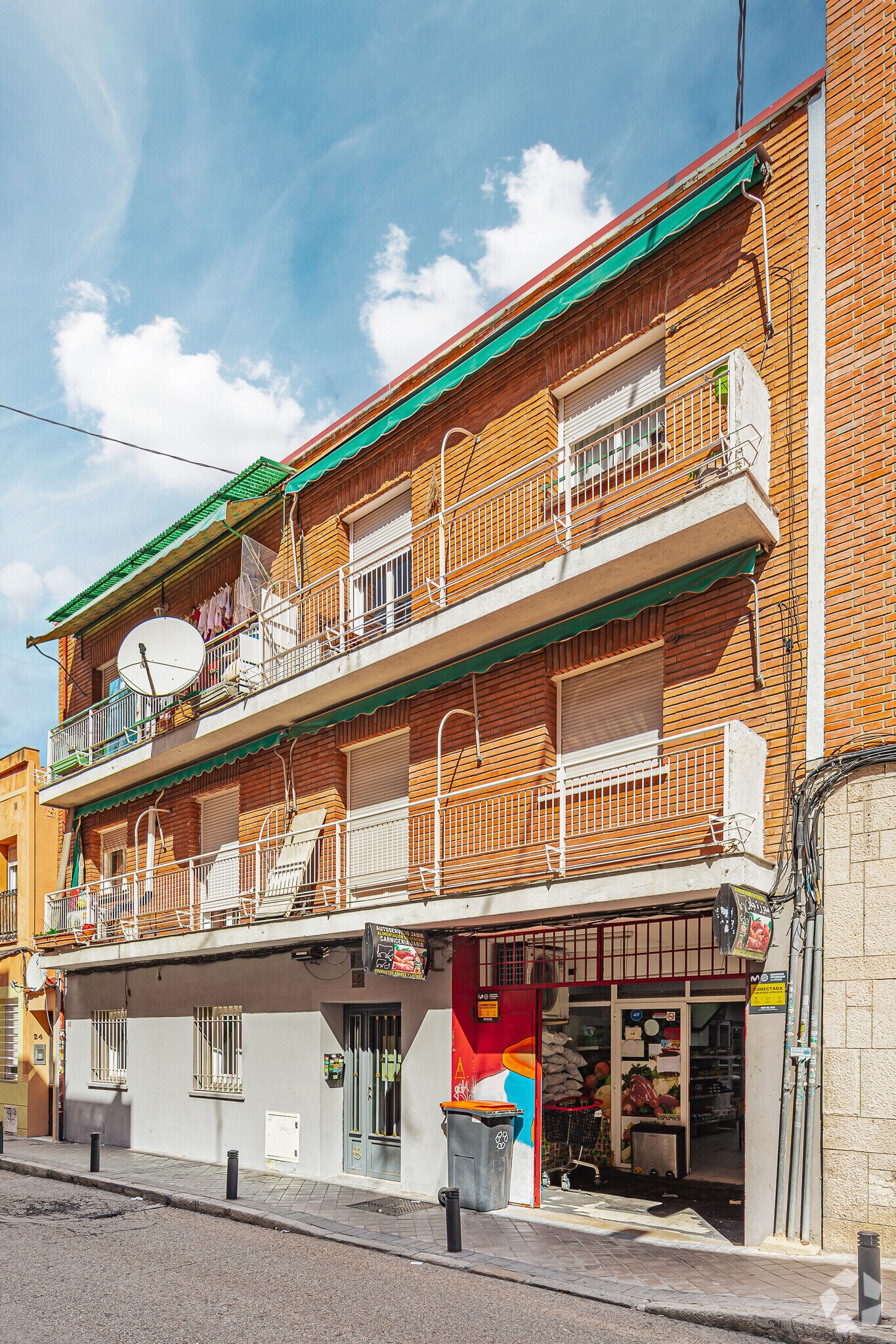 Multifamily in Madrid, Madrid for sale Primary Photo- Image 1 of 3