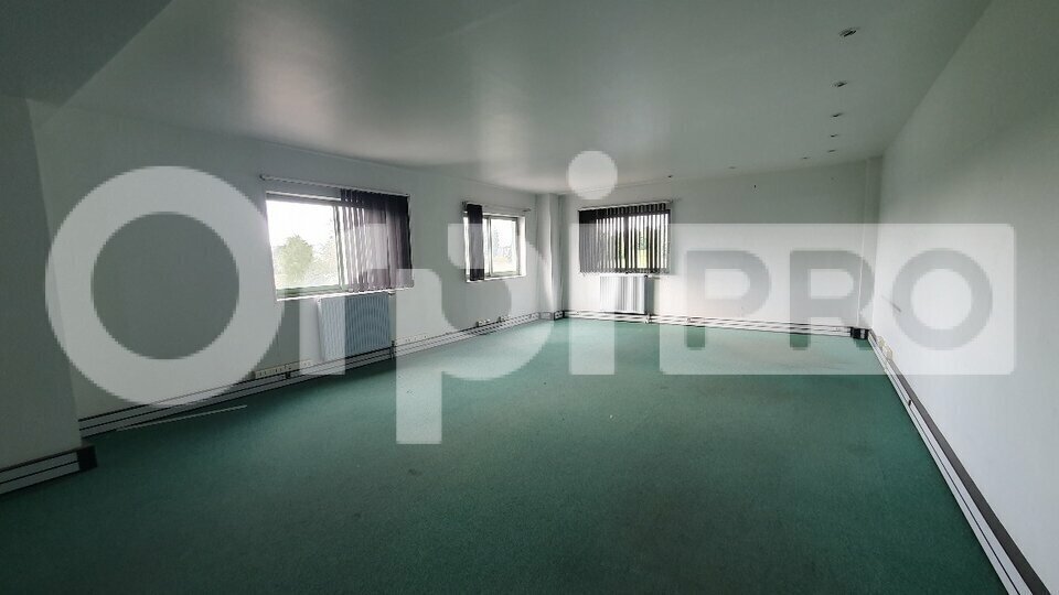 Office in Gretz-Armainvilliers for lease - Interior Photo - Image 3 of 6