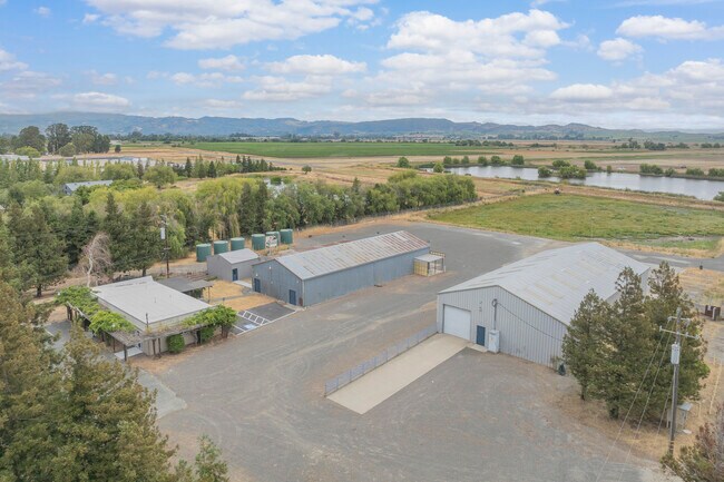 Plus de détails pour 24200 Arnold Dr, Sonoma, CA - Bureau/Commerce de détail à louer