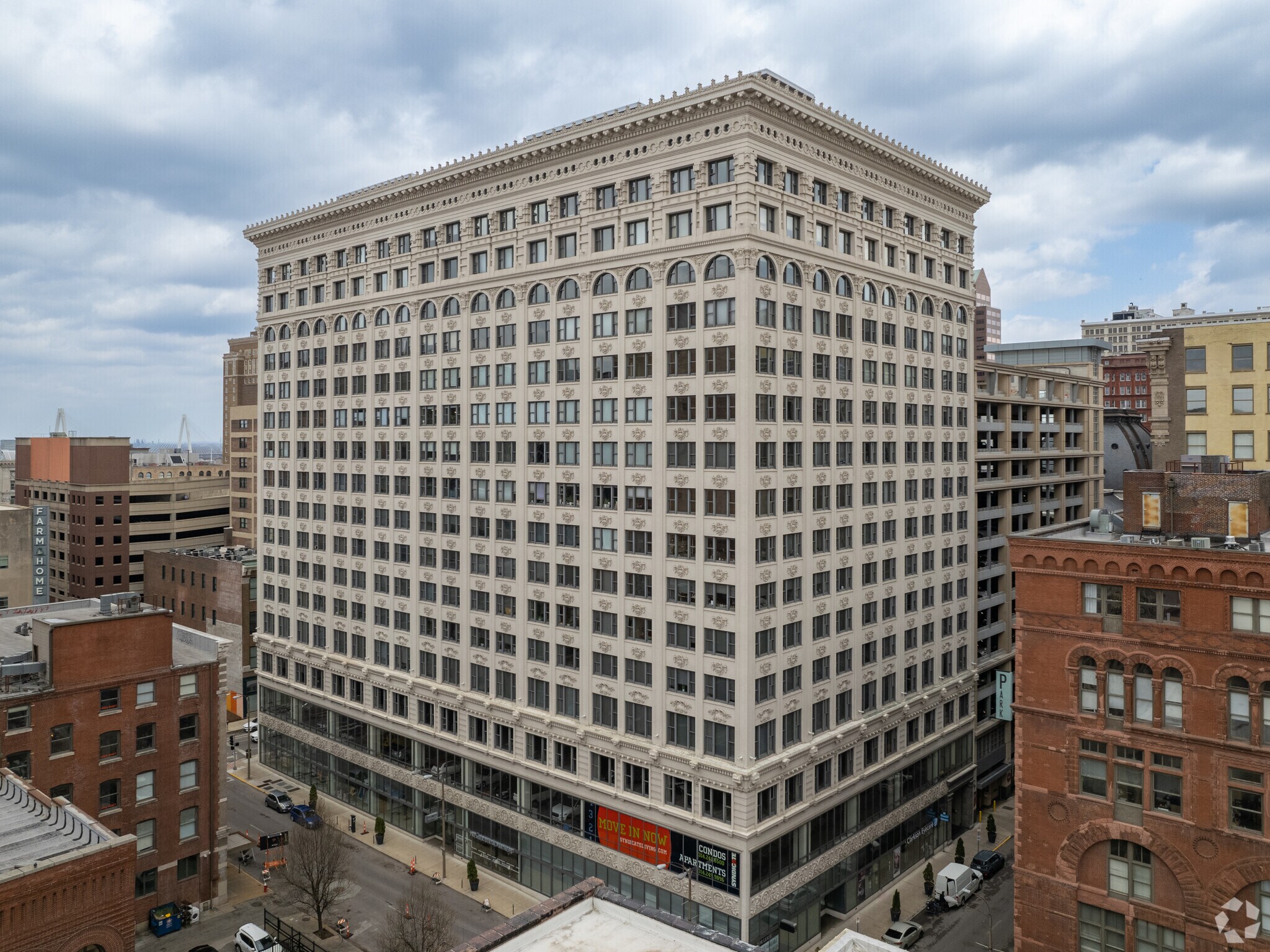 915 Olive St, Saint Louis, MO à vendre Photo principale- Image 1 de 20