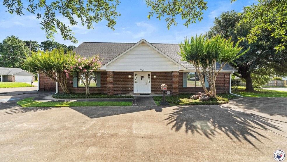 901 N Kings Hwy, Wake Village, TX for sale - Building Photo - Image 3 of 28