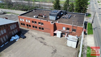 225 Wetmore Ave SE, Massillon, OH for lease Interior Photo- Image 2 of 8