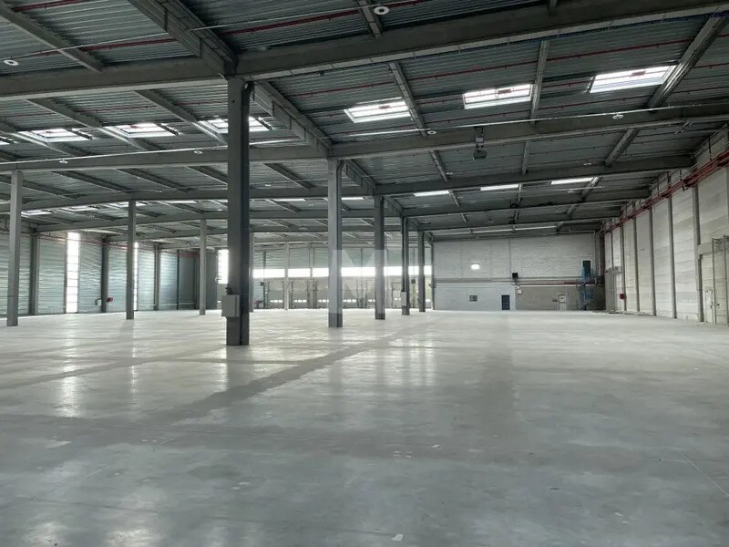 Industrial in Lieusaint for lease Building Photo- Image 1 of 8