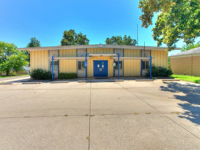 20670 Walker St, Harrah, OK for lease - Primary Photo - Image 1 of 5