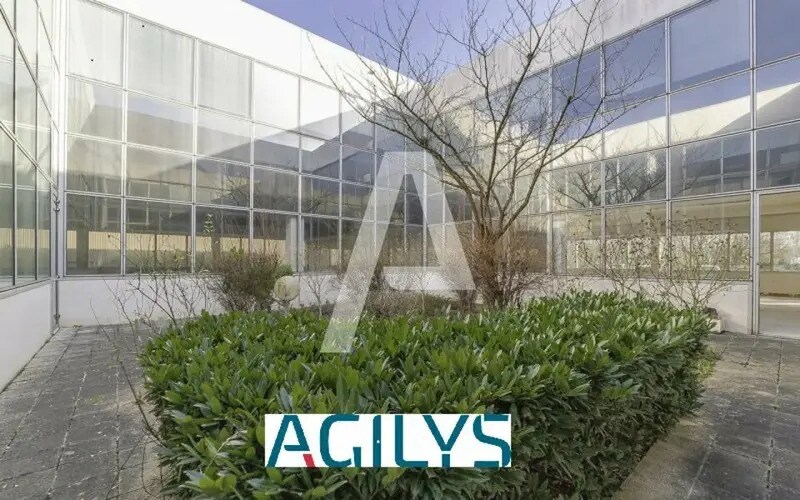Flex in Les Ulis for lease - Building Photo - Image 2 of 7