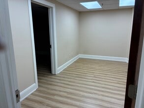 805-845 Franklin Lakes Rd, Franklin Lakes, NJ for lease Interior Photo- Image 1 of 2