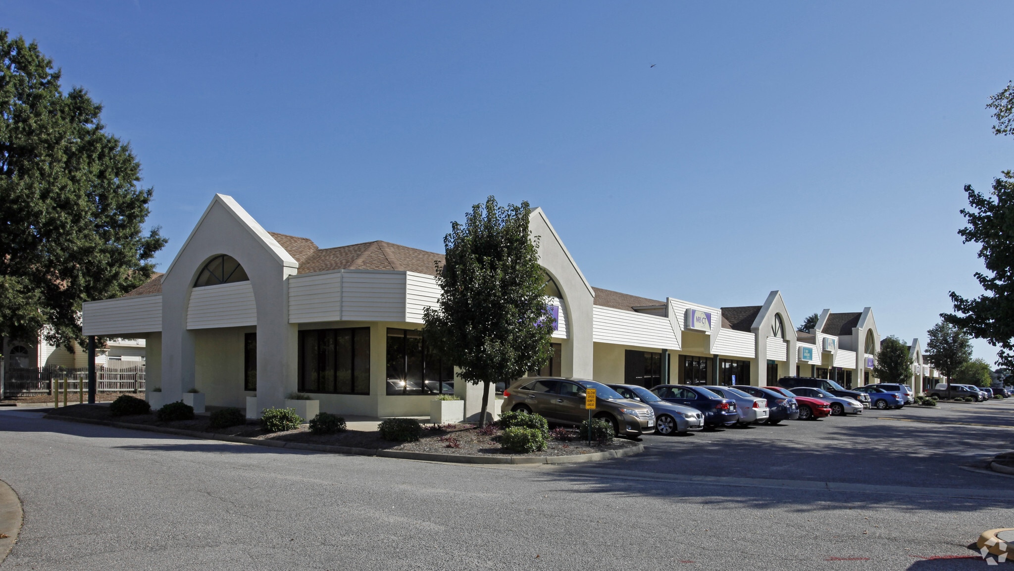 4668 Pembroke Blvd, Virginia Beach, VA for lease Primary Photo- Image 1 of 7