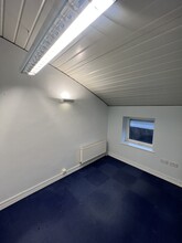 English Clos, Hove for lease Interior Photo- Image 1 of 4