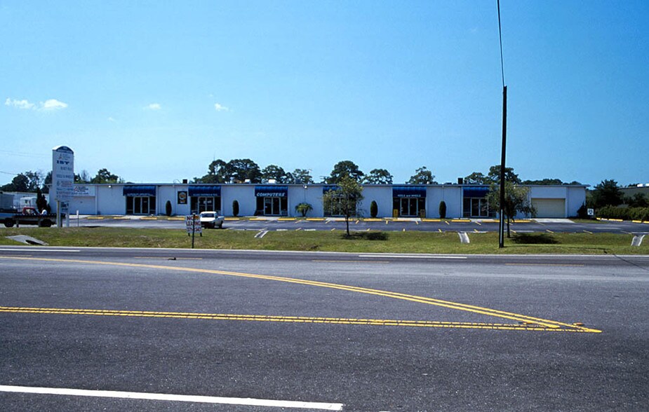 1850-1890 University Pky, Sarasota, FL à louer - Photo du bâtiment - Image 2 de 25