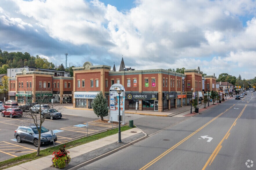 18 King St, Caledon, ON à louer - Photo du bâtiment - Image 3 de 5