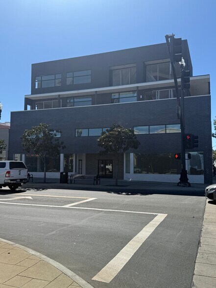 101 Main St, El Cajon, CA à louer - Photo du bâtiment - Image 3 de 11