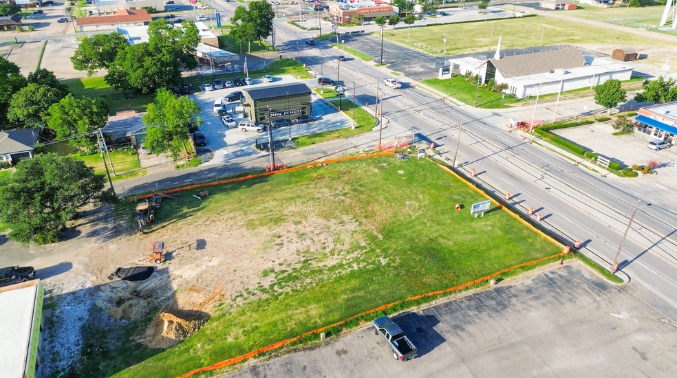 5605 Wesley St, Greenville, TX for lease - Building Photo - Image 2 of 5