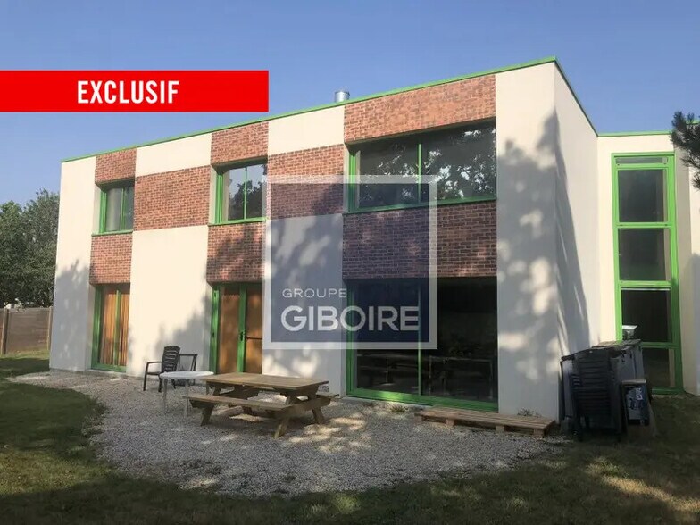 Office in Betton for lease - Building Photo - Image 3 of 6