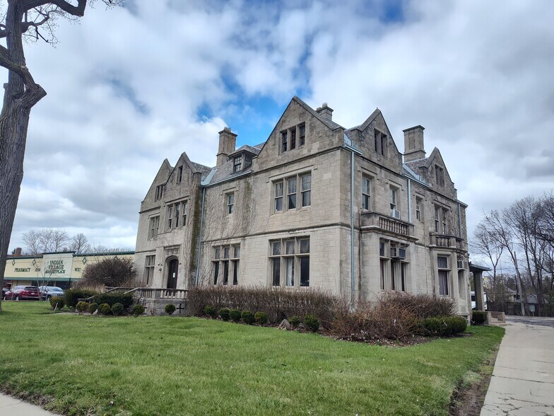 8443-8445 E Jefferson, Detroit, MI à vendre - Photo du bâtiment - Image 1 de 12