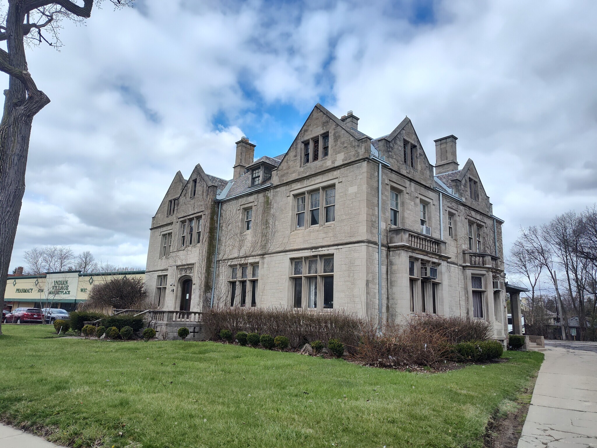 8443-8445 E Jefferson, Detroit, MI à vendre Photo du bâtiment- Image 1 de 13