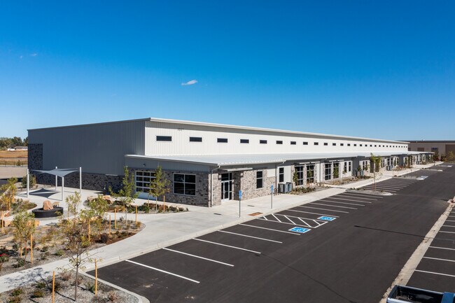 Plus de détails pour 3607 Ronald Reagan Blvd, Johnstown, CO - Industriel à louer