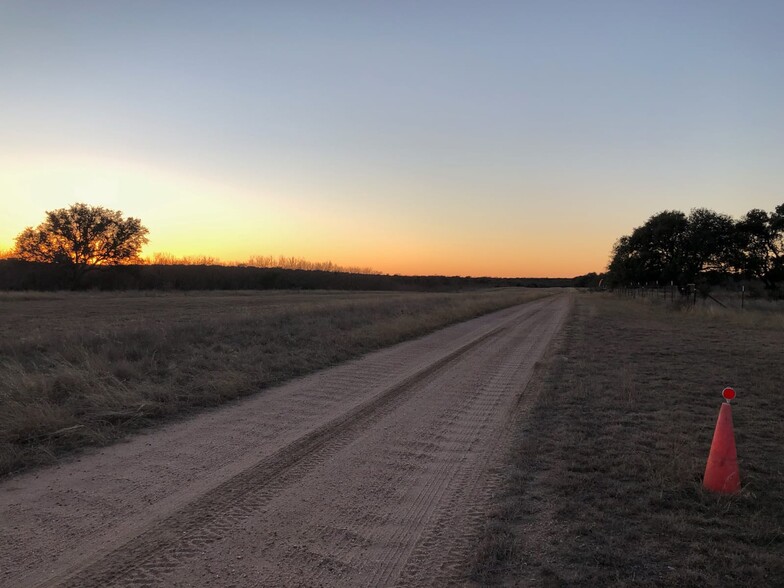 1033 Flying X Rd, Spicewood, TX for sale - Building Photo - Image 3 of 50