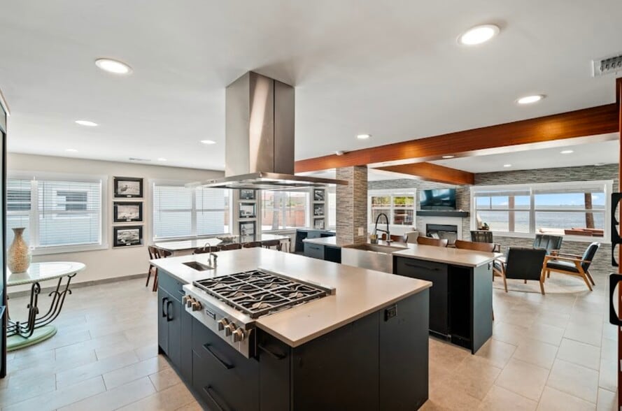 3590 S Atlantic Ave, Cocoa Beach, FL for sale - Interior Photo - Image 2 of 10