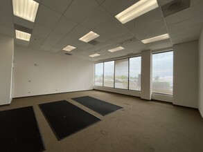 600 Holiday Plaza Dr, Matteson, IL for lease Interior Photo- Image 2 of 5