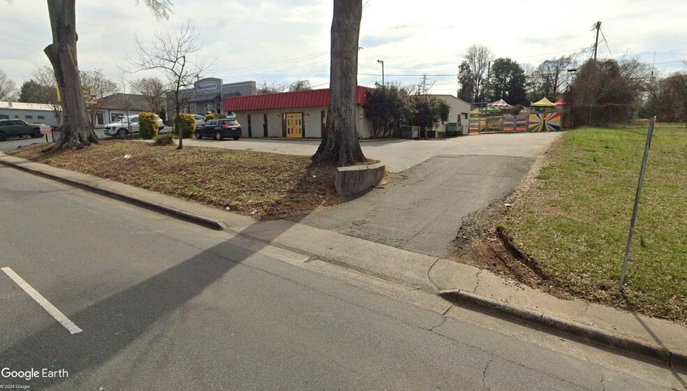 3100 Monroe Rd, Charlotte, NC for lease - Building Photo - Image 2 of 12