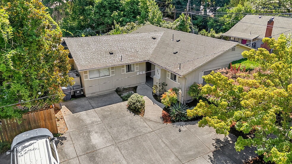 945 Madison St, Eugene, OR for sale - Primary Photo - Image 1 of 9