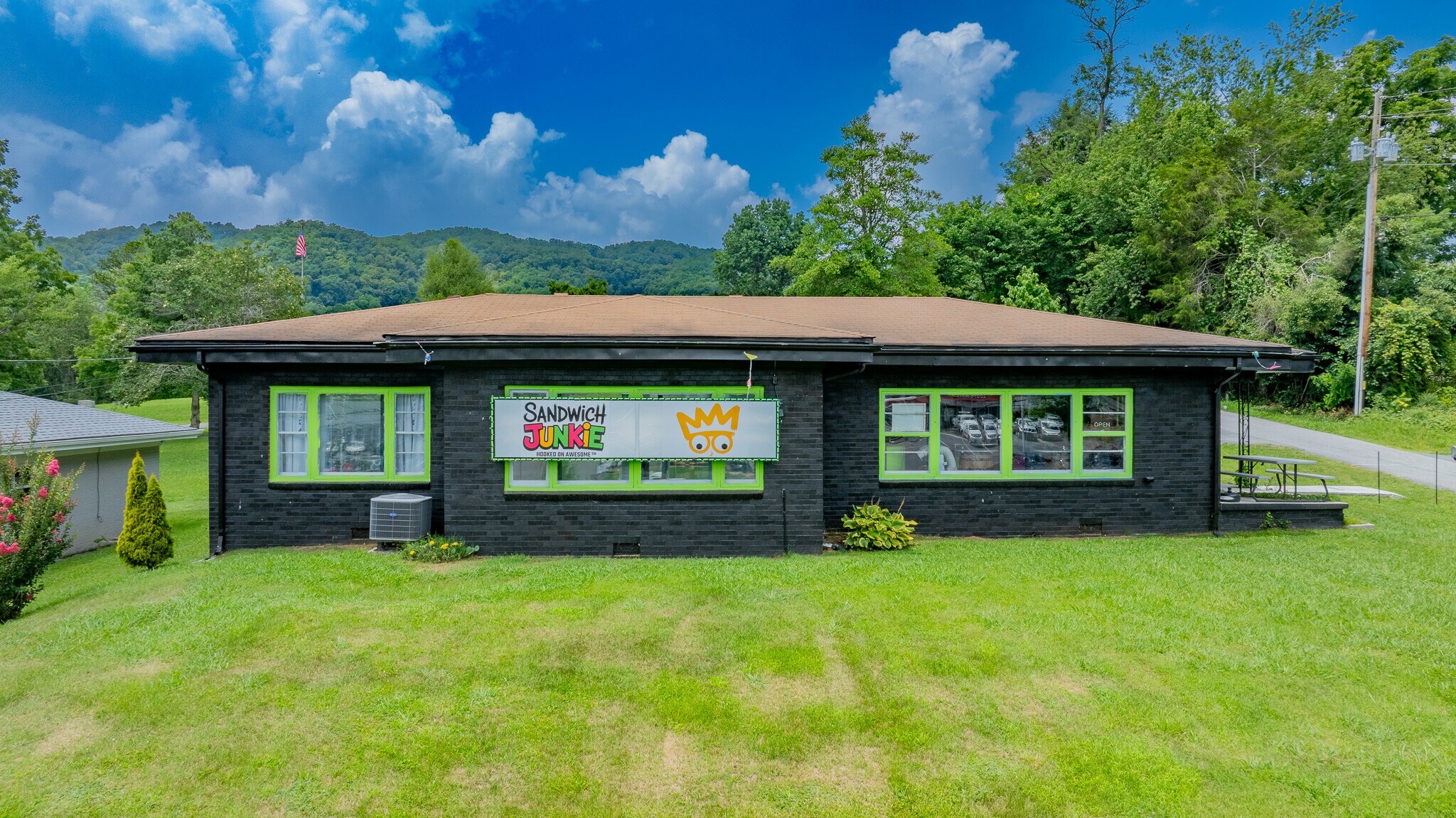 1840 Volunteer Pky, Bristol, TN for sale Primary Photo- Image 1 of 25