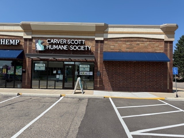 802-822 Yellow Brick Rd, Chaska, MN for lease - Building Photo - Image 2 of 9