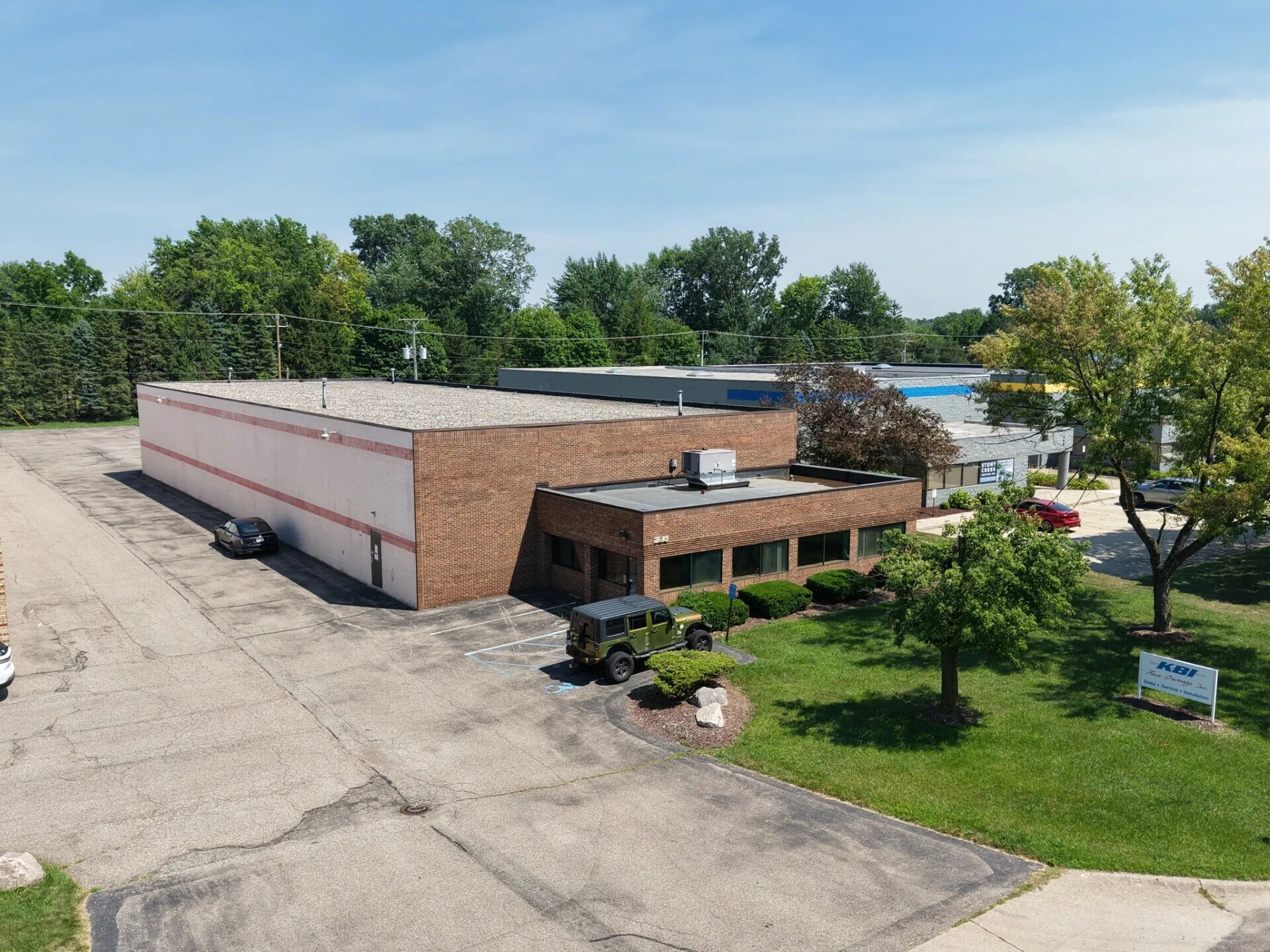 725 Manufacturers Dr, Westland, MI à vendre Photo principale- Image 1 de 7