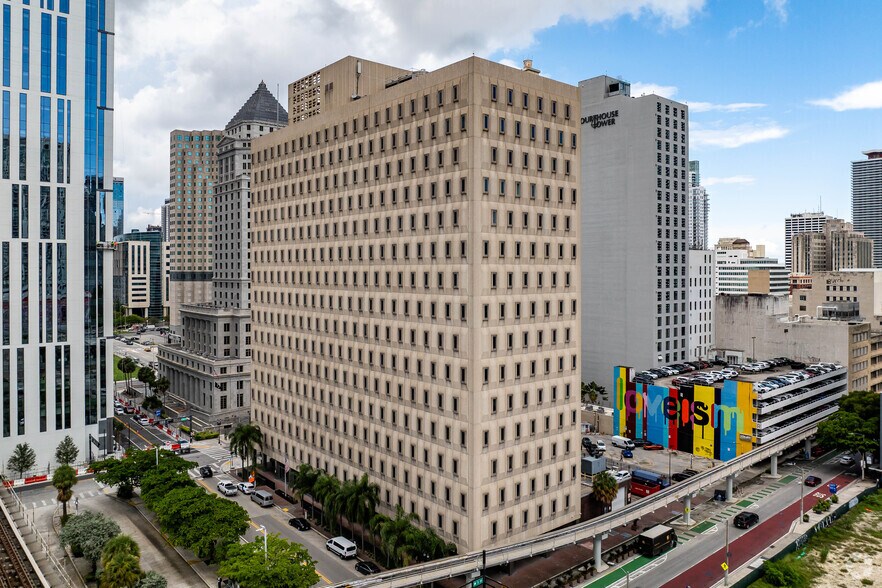 66-68 W Flagler St, Miami, FL à vendre - Photo principale - Image 1 de 30