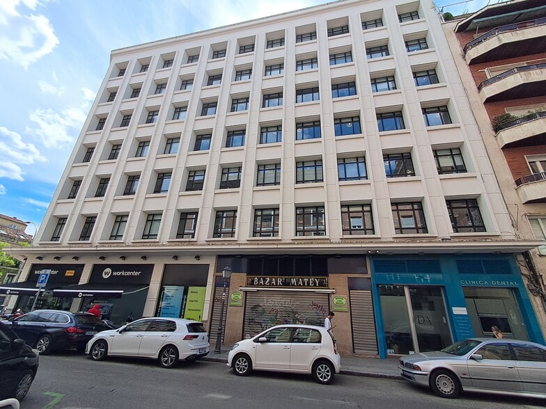 Calle de Eloy Gonzalo, 27, Madrid, Madrid for lease - Building Photo - Image 1 of 4