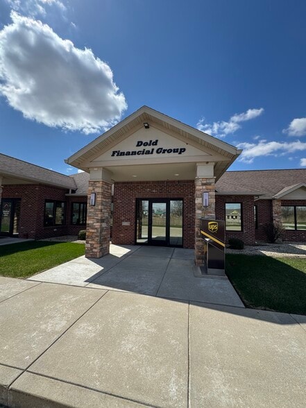 915 W Fisher St, Monticello, IN for lease - Primary Photo - Image 1 of 8