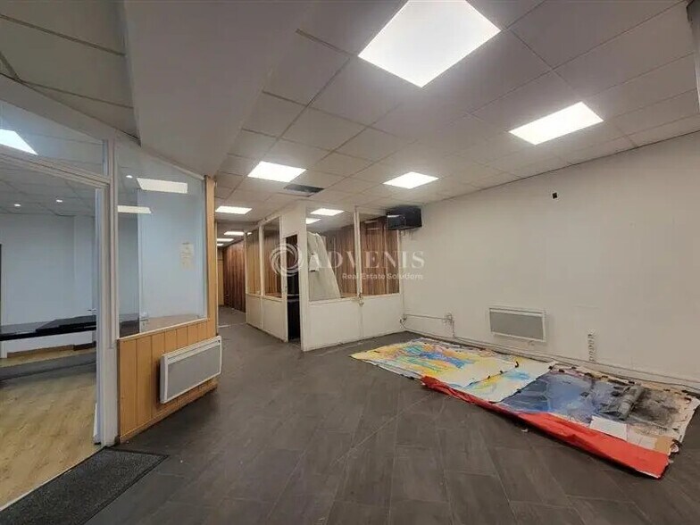 Flex dans Courbevoie à louer - Photo du bâtiment - Image 3 de 8
