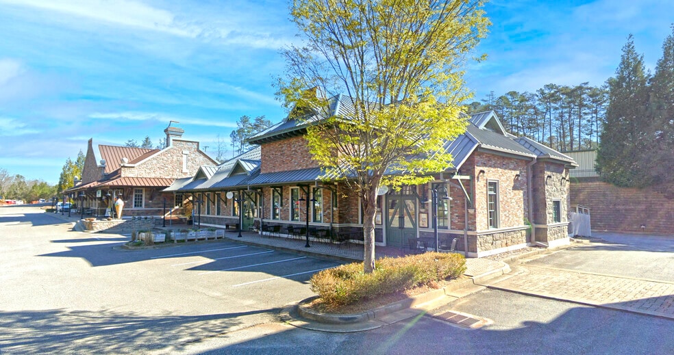 North Gate Station portefeuille de 4 propriétés à vendre sur LoopNet.ca - Photo du bâtiment - Image 3 de 4