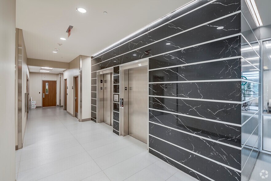 1120 Raintree Cir, Allen, TX à louer - Photo du bâtiment - Image 3 de 20