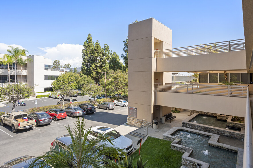 5830 Oberlin Dr, San Diego, CA for lease - Building Photo - Image 3 of 9