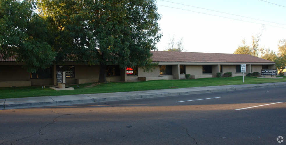 2131 E Broadway Rd, Tempe, AZ à louer - Photo du bâtiment - Image 3 de 5