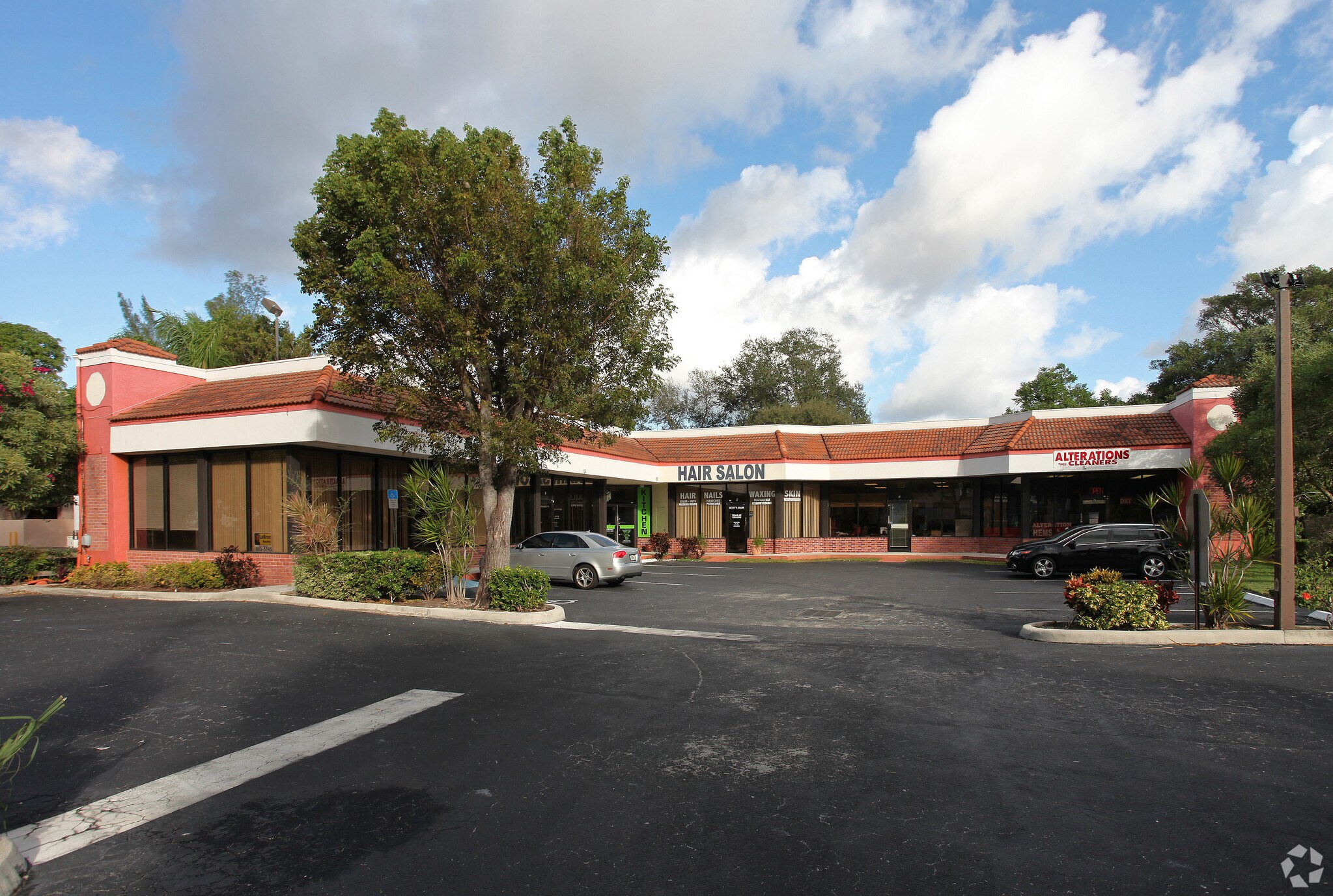 2745 W Hillsboro Blvd, Deerfield Beach, FL for lease Primary Photo- Image 1 of 20