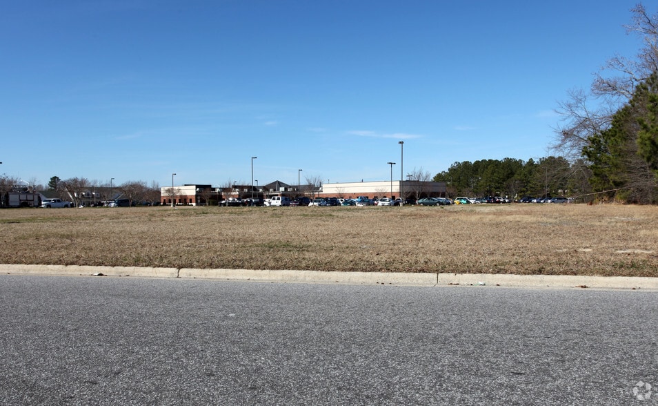 2424 Hemby Ln, Greenville, NC for sale - Building Photo - Image 1 of 1